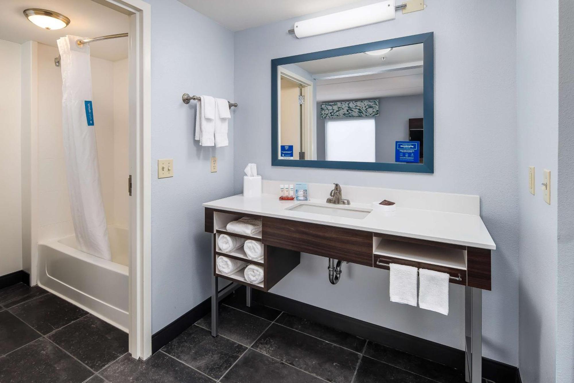 Hampton & Hotel Navarre