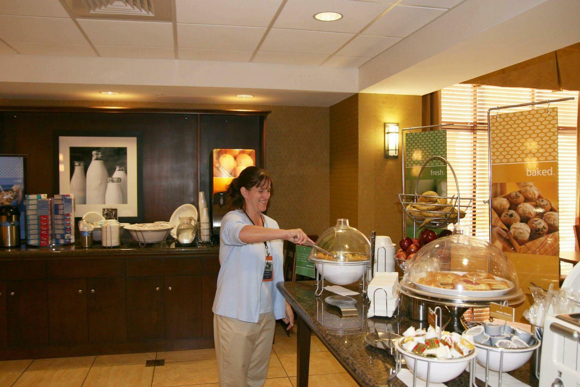 Hotel Hampton &