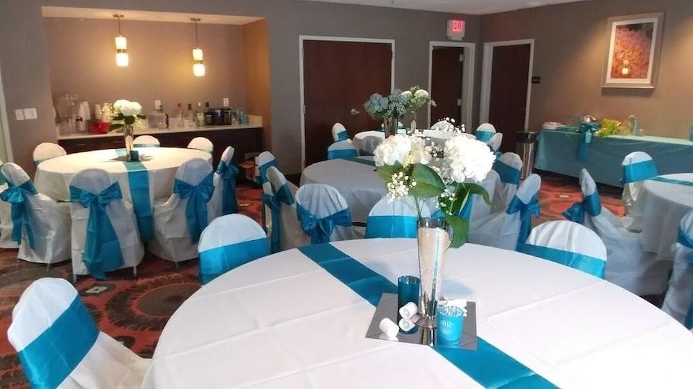 Hampton Inn&suites Navarre