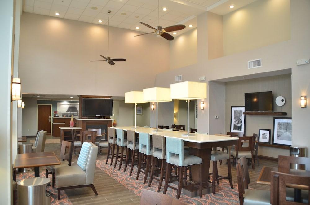 Hampton Inn&suites Navarre