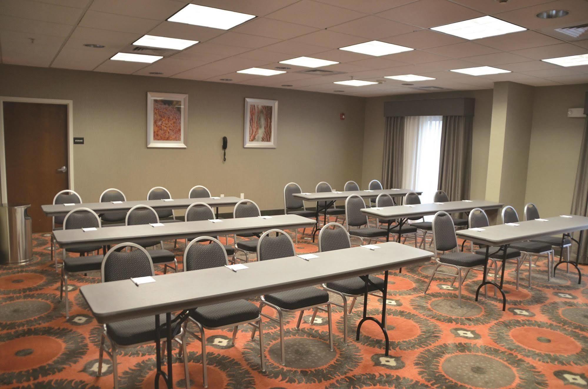 Hampton Inn&suites Hotel