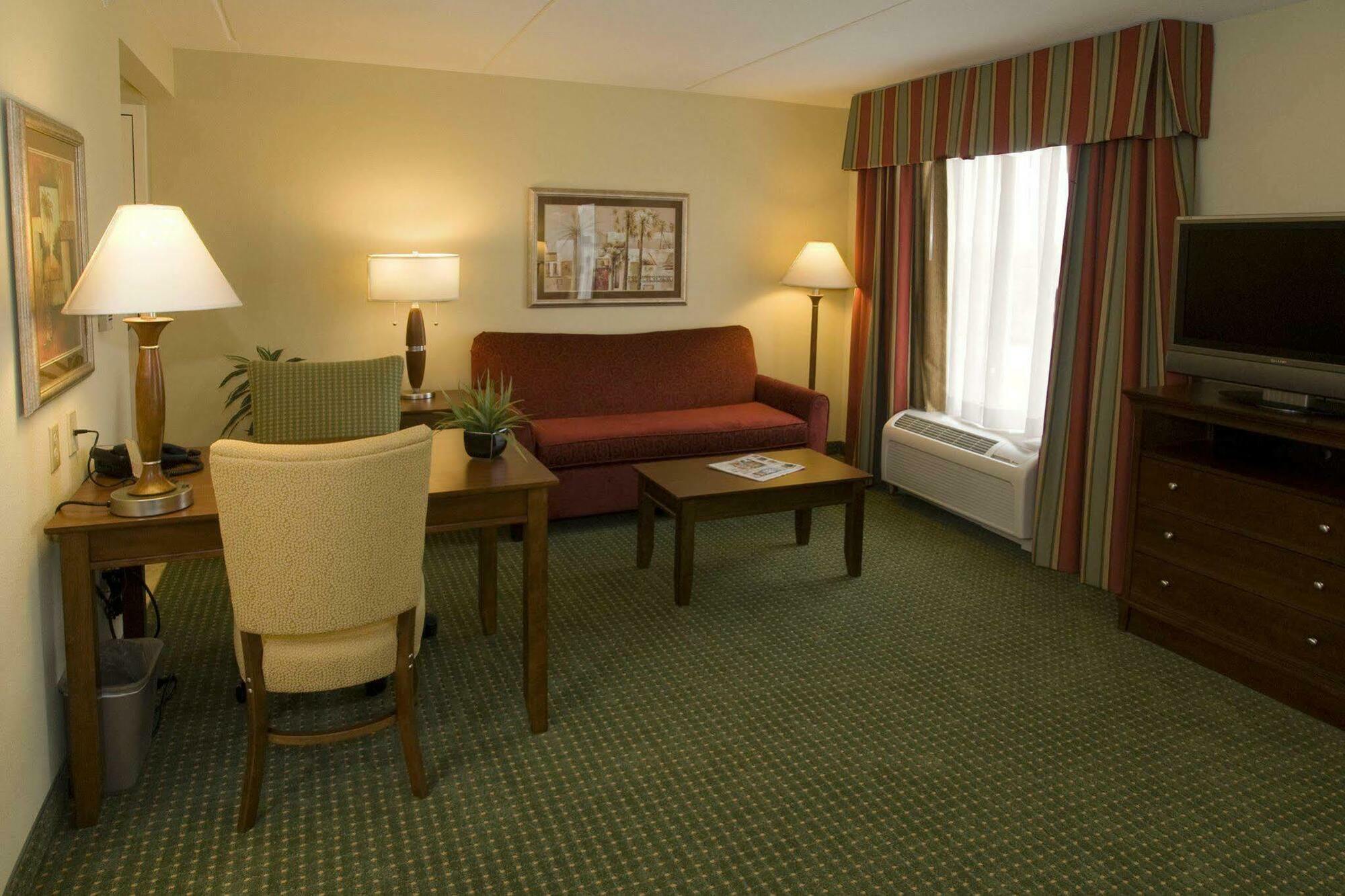 Hampton Inn&suites 3* Navarre